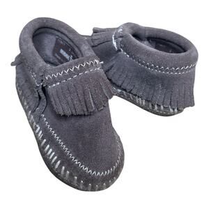Minnetonka Taupe Leather Soft Sole Moccasins Infant’s Shoe Size 2